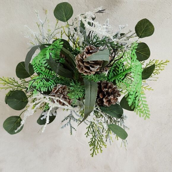 New Christmas Floral Arrangement   - Picture 3 of 5